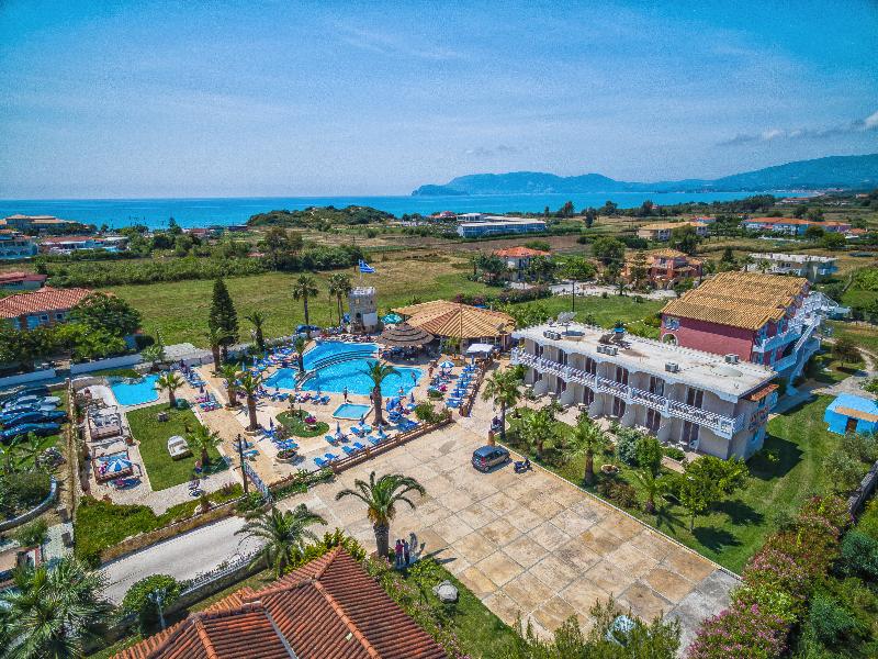 Antonis Apartments Pool Bar - Havuz