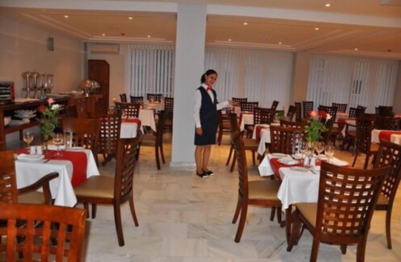 Across - Restoran