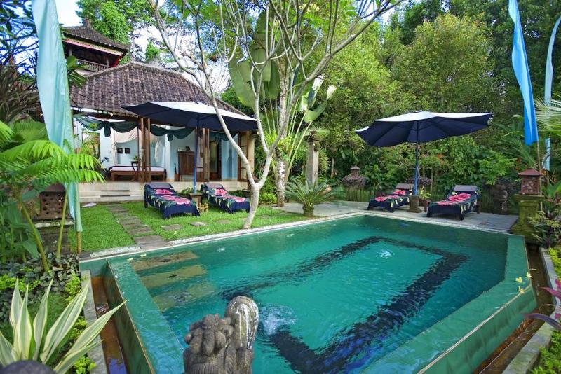 The Mahogany Villa - Genel