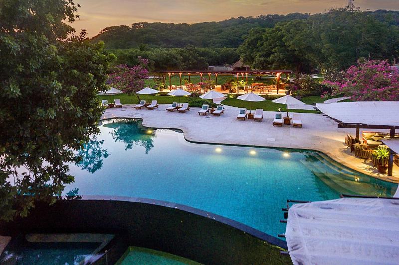 Pondok Santi Estate - Havuz