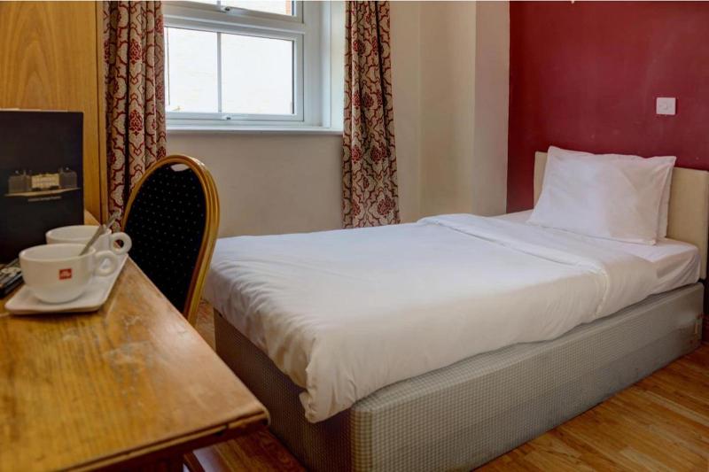 Baylis House Hotel - Genel