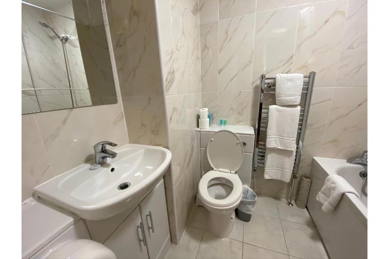 Baylis House Hotel - Genel