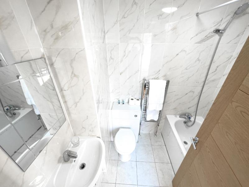 Baylis House Hotel - Genel