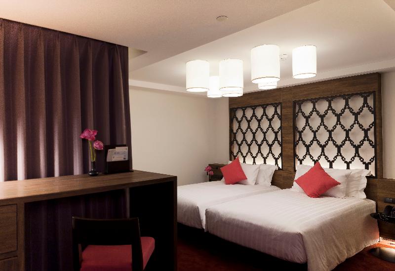 RakYim Siam - Sukhumvit 15 - Oda