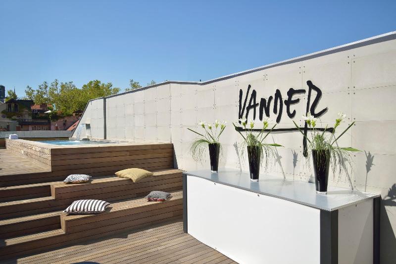 Vander Urbani Resort - Bar