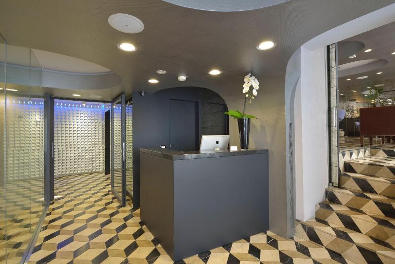 Vander Urbani Resort - Lobi