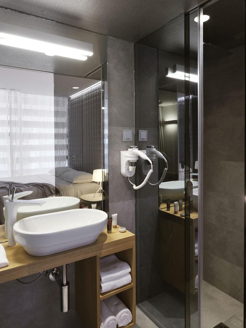 Vander Urbani Resort - Oda