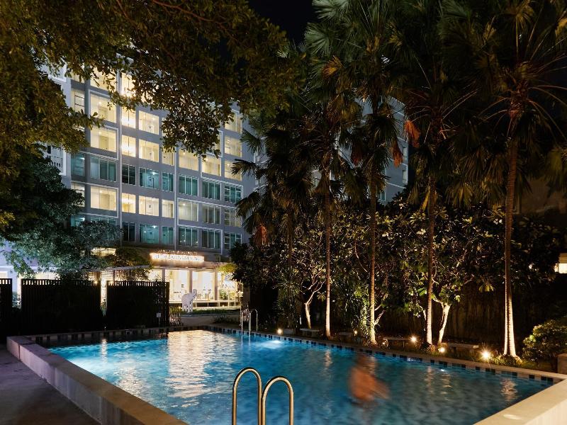 The Platinum Suite Bangkok - Havuz