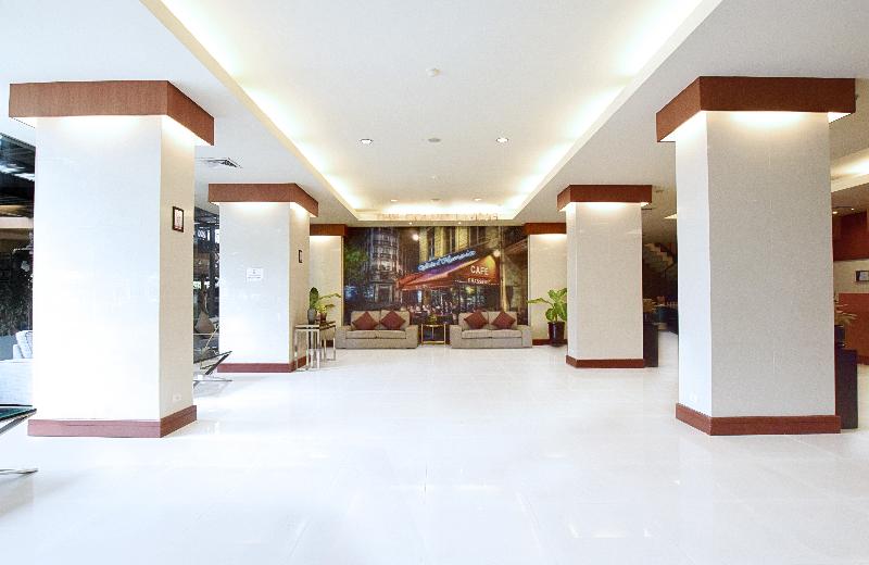 The Color Living Hotel - Lobi