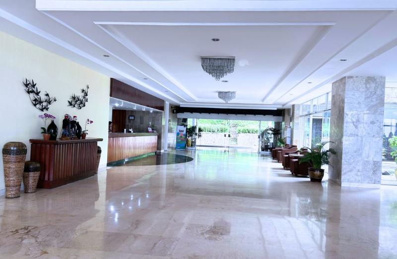 Grand Inna Samudera Beach Hotel - Lobi