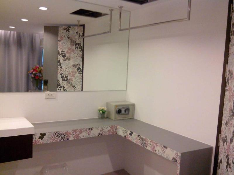 Nantra Ploenchit - Genel