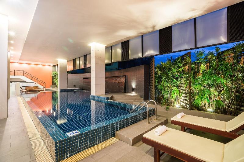 Beyond Suite Hotel - Havuz