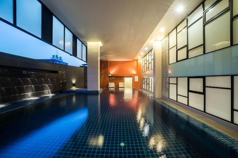 Beyond Suite Hotel - Havuz
