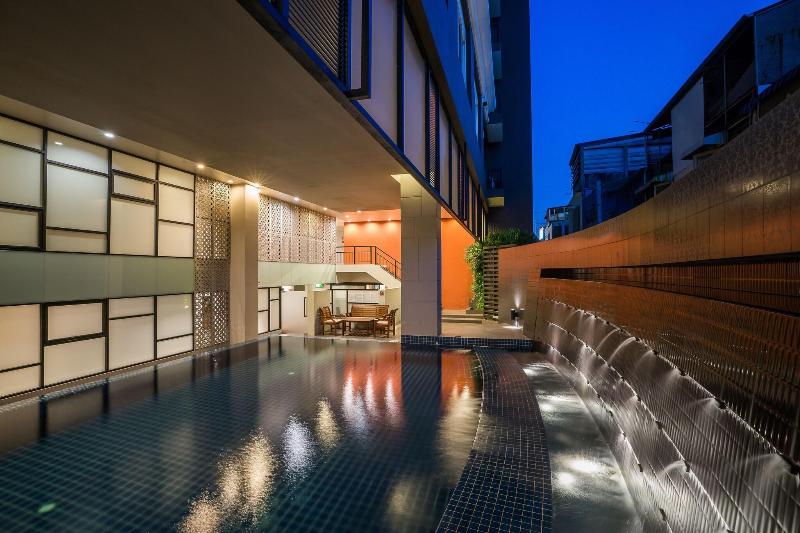 Beyond Suite Hotel - Havuz