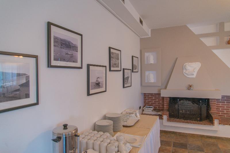 Ostria Hotel and Apartments - Bar