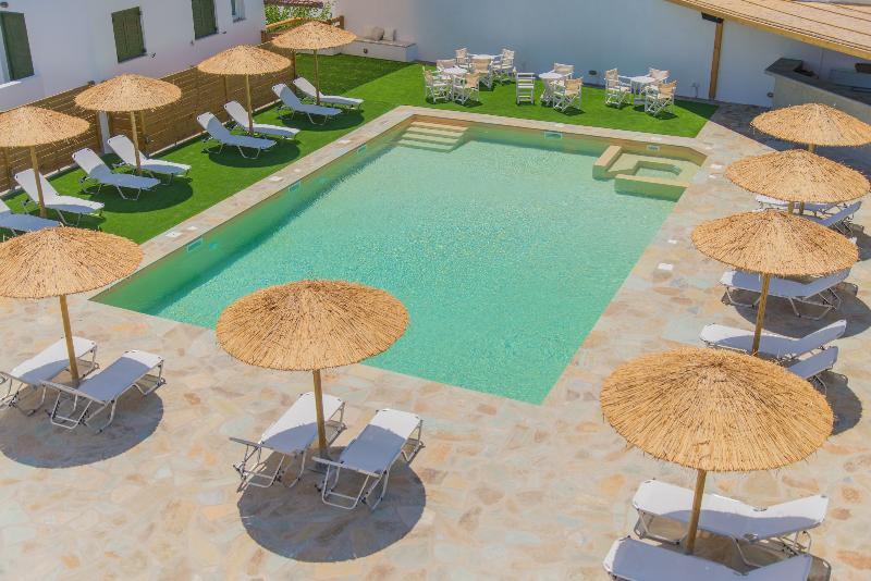Ostria Hotel and Apartments - Havuz