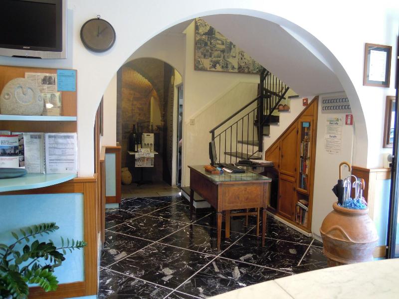 Hotel Villa Argentina - Lobi