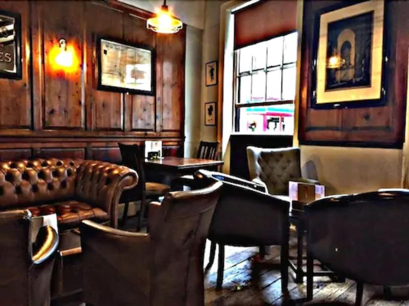 The Kings Head - Bar