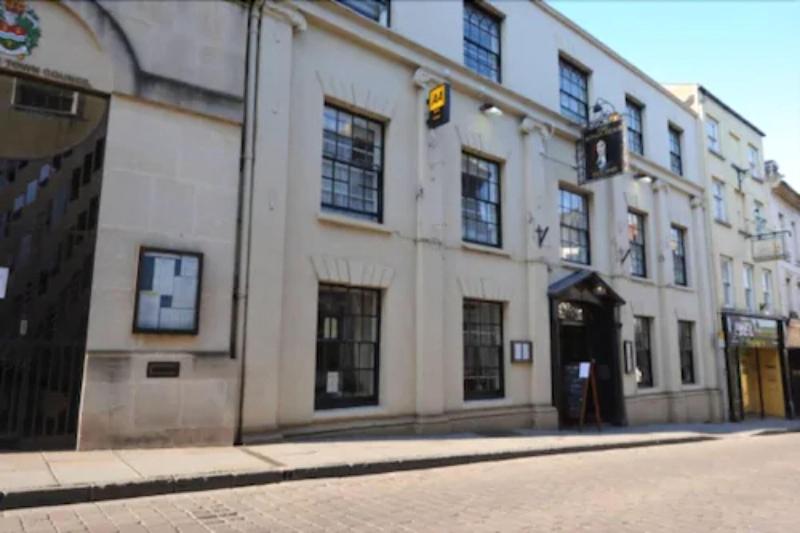 The Kings Head - Genel
