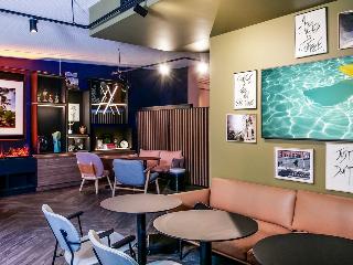 TRIBE Paris Batignolles fotoÄŸrafÄ±