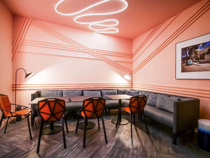 TRIBE Paris Batignolles - Toplantı