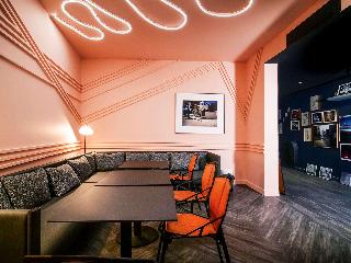 TRIBE Paris Batignolles fotoÄŸrafÄ±