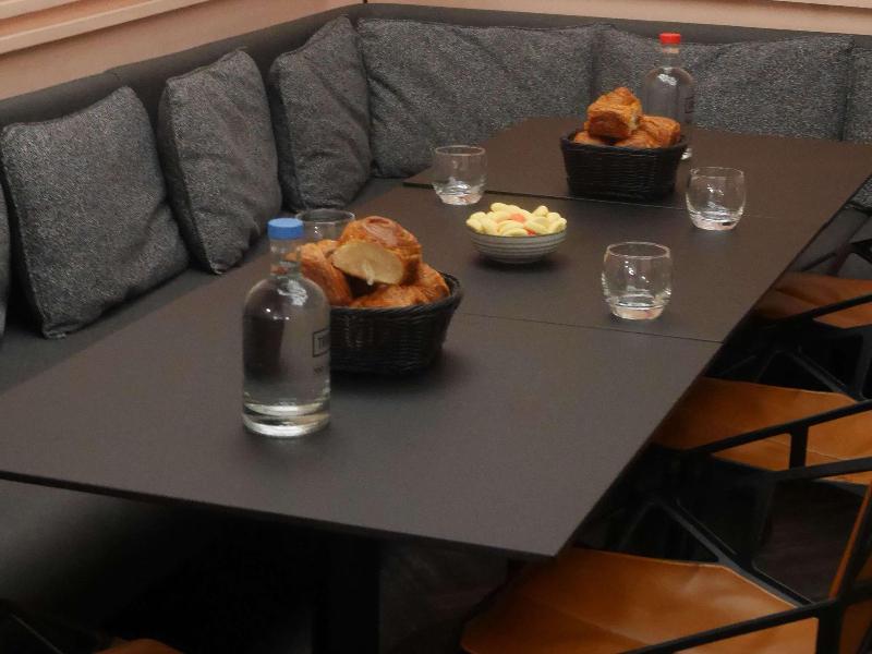 TRIBE Paris Batignolles - Toplantı