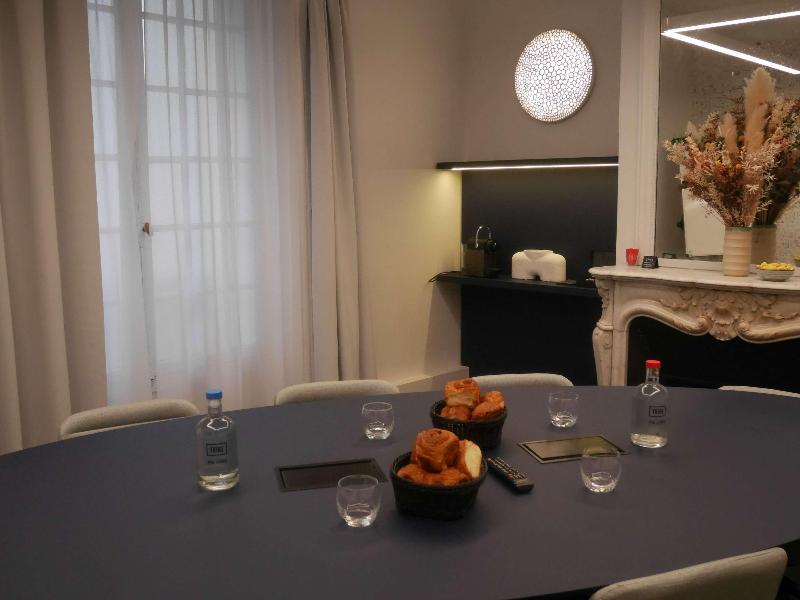TRIBE Paris Batignolles - Toplantı