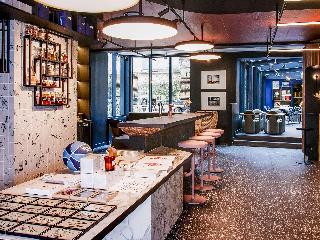 TRIBE Paris Batignolles fotoÄŸrafÄ±