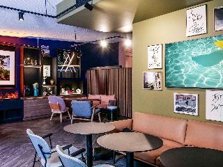 TRIBE Paris Batignolles fotoÄŸrafÄ±