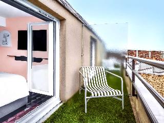 TRIBE Paris Batignolles fotoÄŸrafÄ±