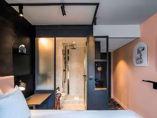 TRIBE Paris Batignolles fotoÄŸrafÄ±