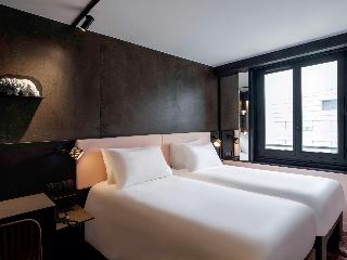 TRIBE Paris Batignolles fotoÄŸrafÄ±