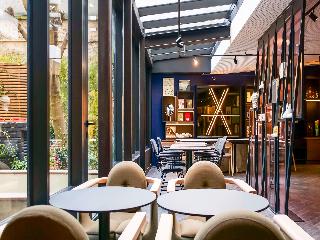 TRIBE Paris Batignolles fotoÄŸrafÄ±