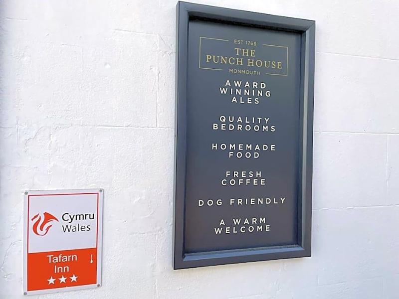 Punch House Monmouth - Genel