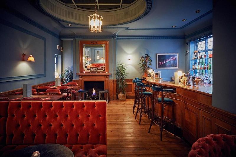 Green Dragon Hotel - Bar
