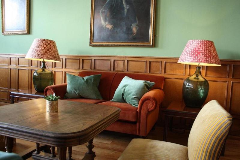 Green Dragon Hotel - Bar