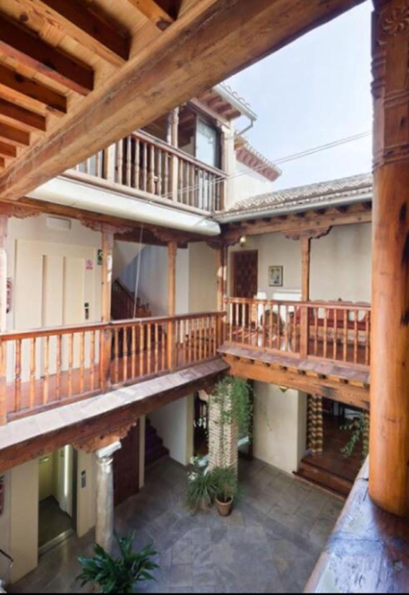 Santa Isabel La Real - Lobi