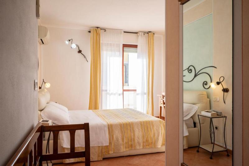 Lola Piccolo Hotel - Oda