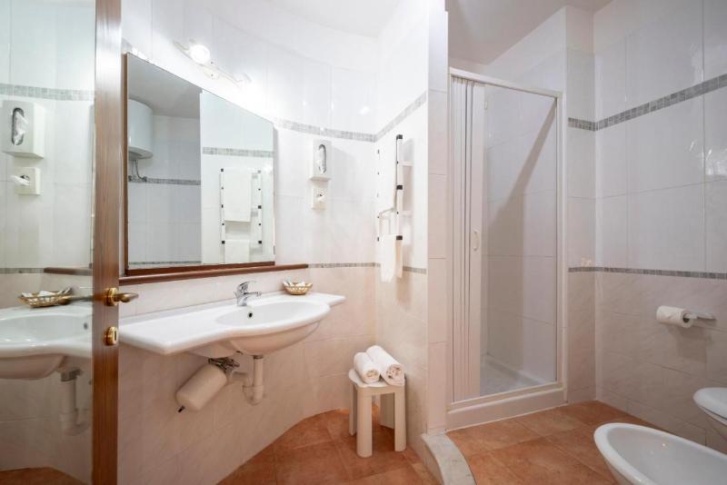 Lola Piccolo Hotel - Oda