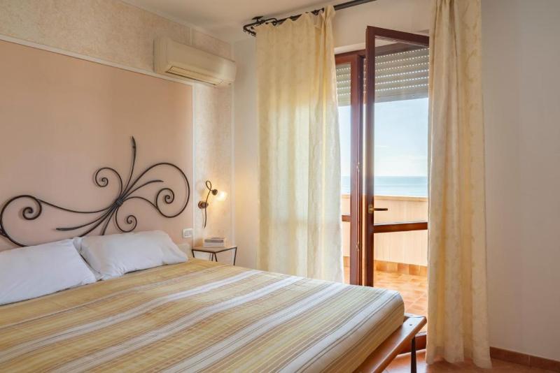 Lola Piccolo Hotel - Oda
