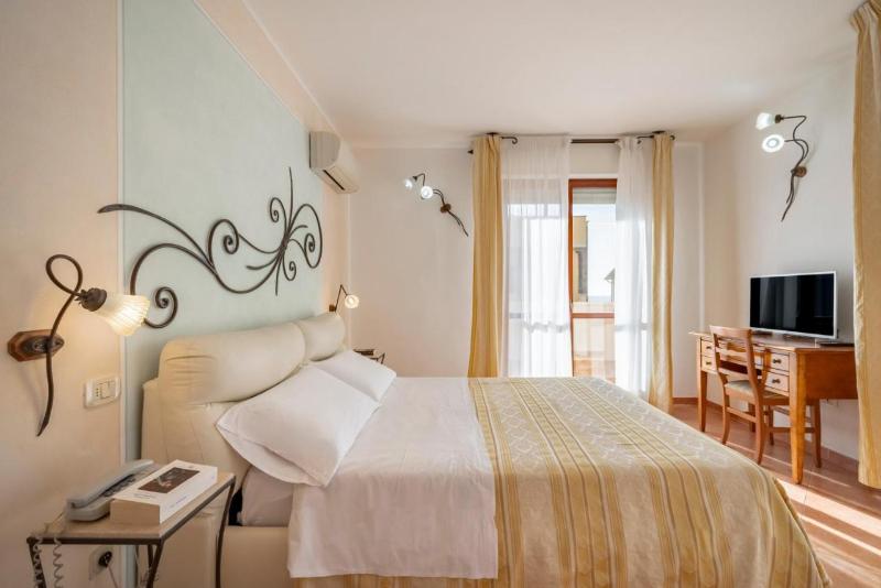 Lola Piccolo Hotel - Oda