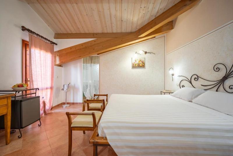 Lola Piccolo Hotel - Oda