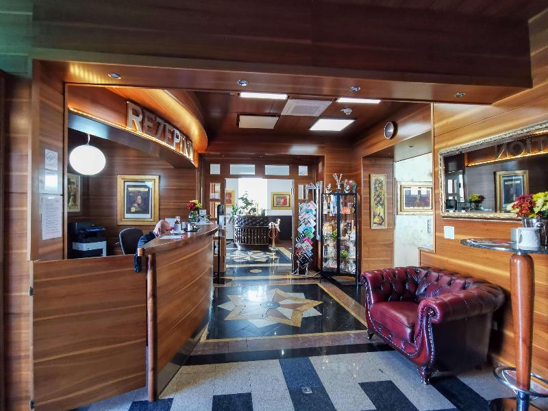 Best Western Hotel Strasser - Lobi