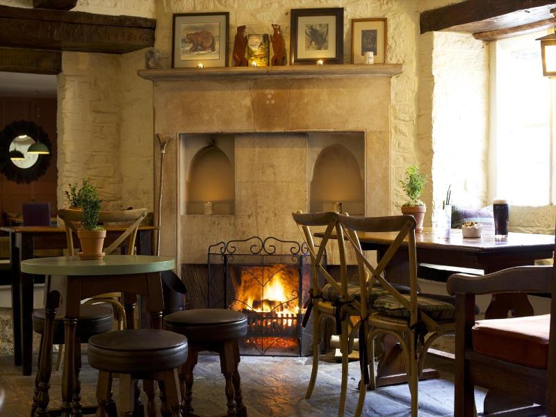 The Bear of Rodborough Hotel - Genel