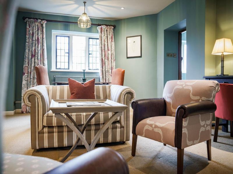 The Bear of Rodborough Hotel - Genel
