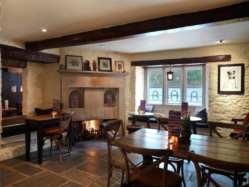 The Bear of Rodborough Hotel - Genel