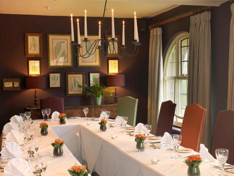The Bear of Rodborough Hotel - Genel