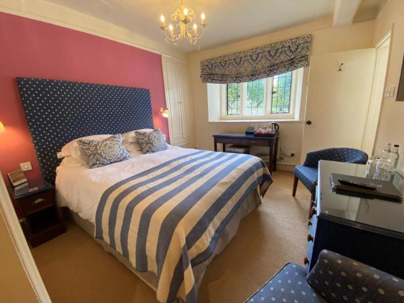The Bear of Rodborough Hotel - Genel