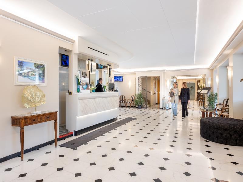 Hotel Metropole - Lobi